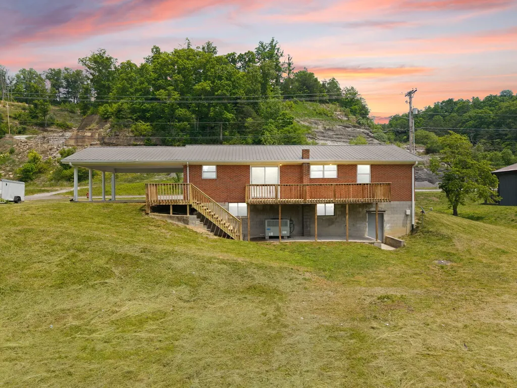 1176 Parkway Drive Salyersville KY 41465