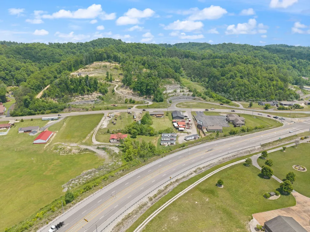 1176 Parkway Drive Salyersville KY 41465