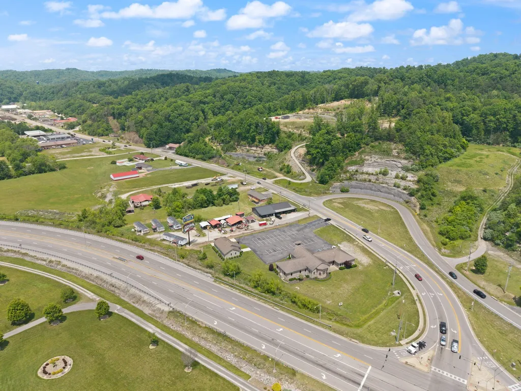 1176 Parkway Drive Salyersville KY 41465