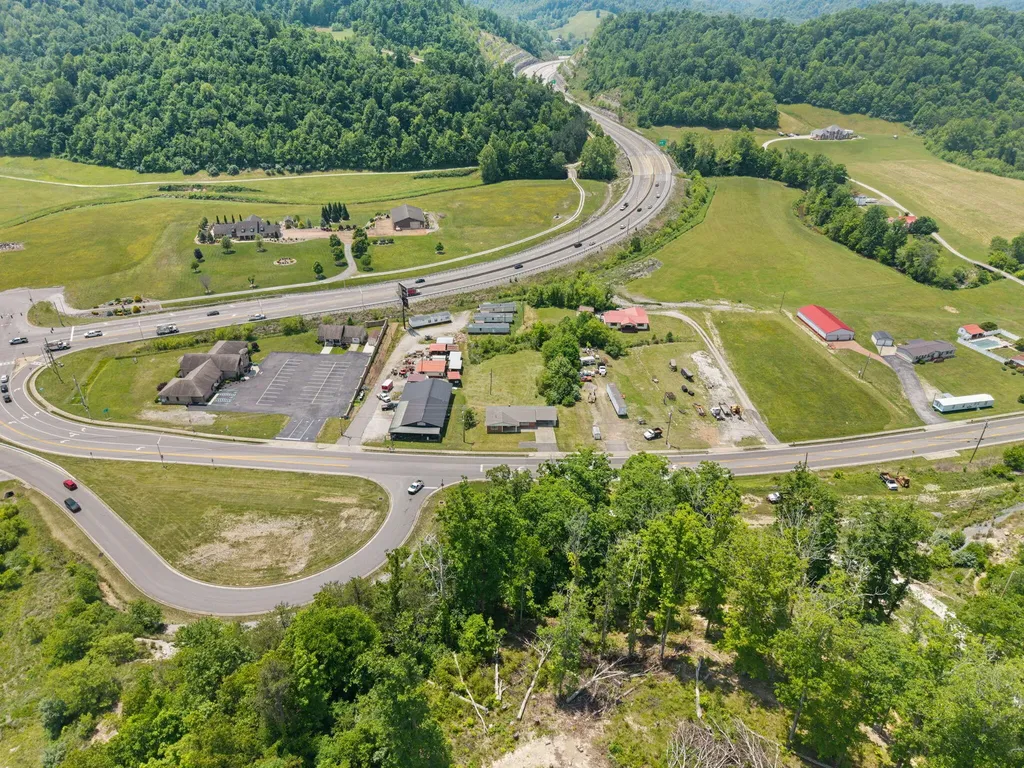 1176 Parkway Drive Salyersville KY 41465