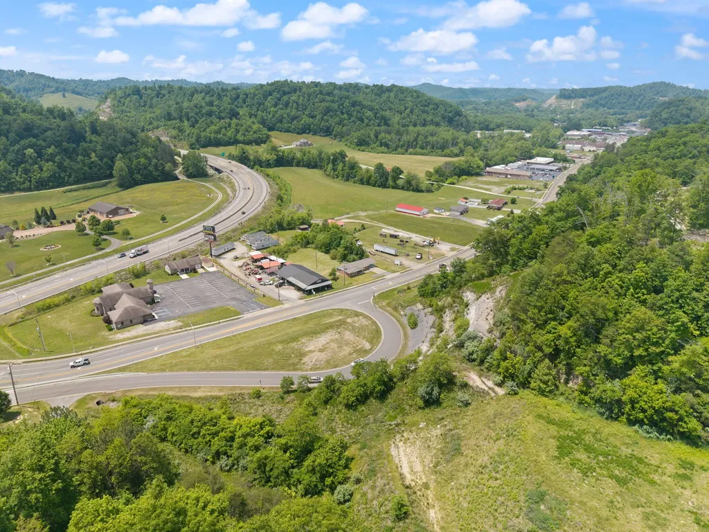 1176 Parkway Drive Salyersville KY 41465