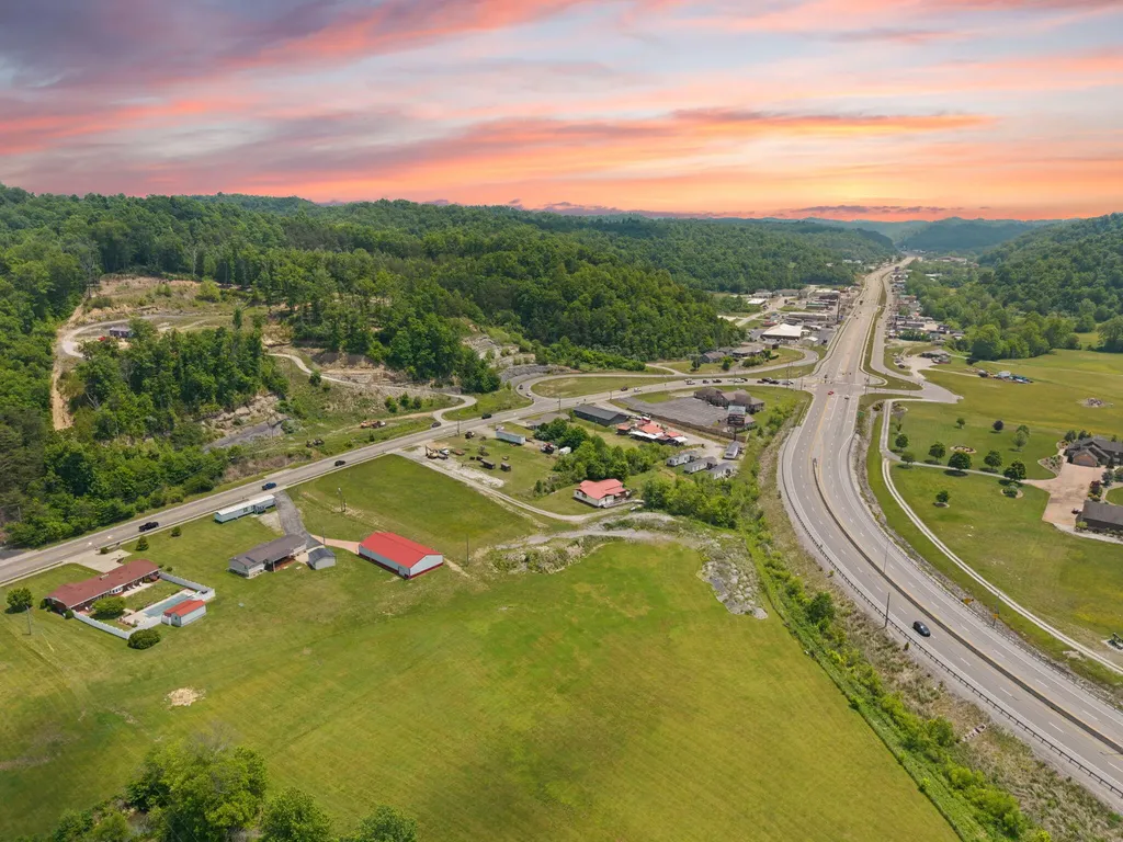 1176 Parkway Drive Salyersville KY 41465