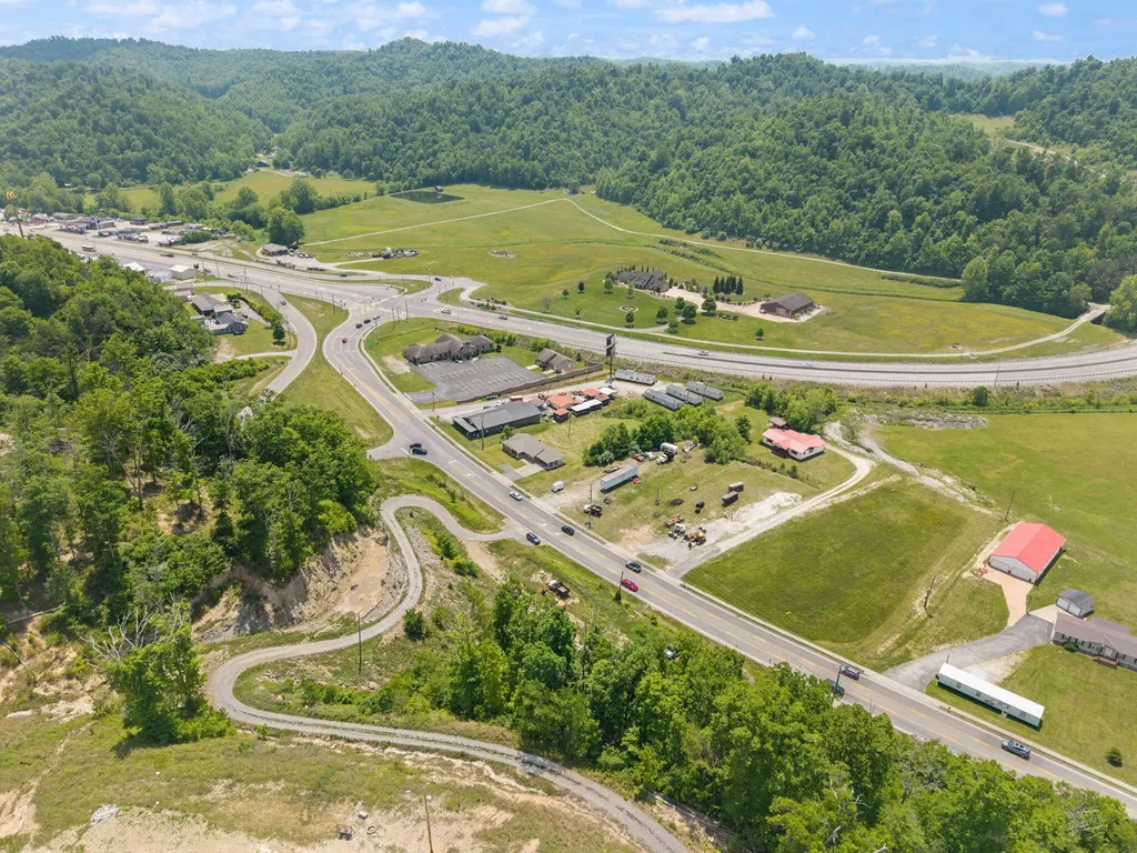 1176 Parkway Drive Salyersville KY 41465