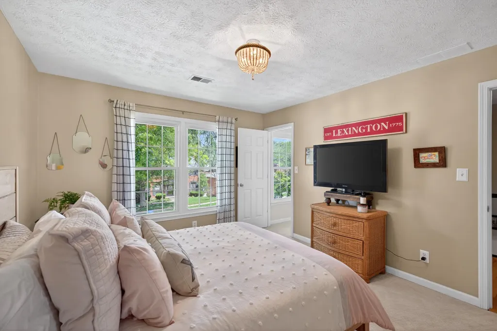 836 Edgewood Drive Lexington KY 40515