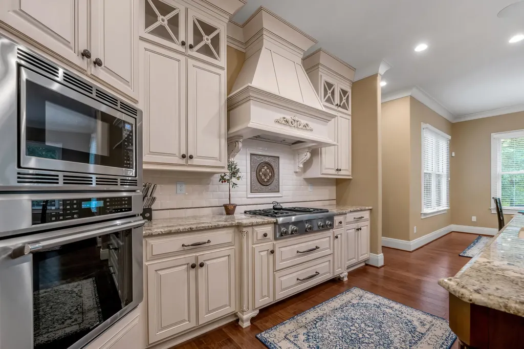 2928 Bobwhite Trail Lexington KY 40509