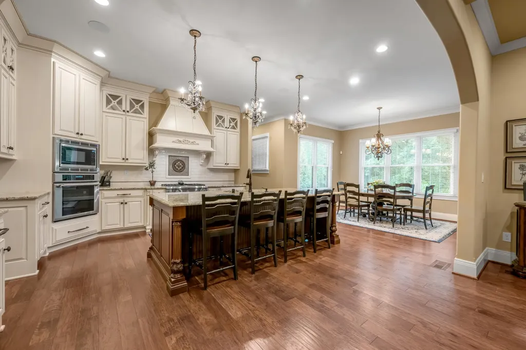 2928 Bobwhite Trail Lexington KY 40509