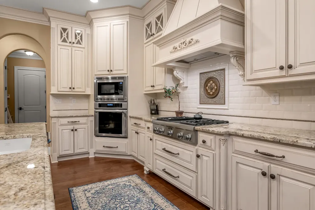 2928 Bobwhite Trail Lexington KY 40509