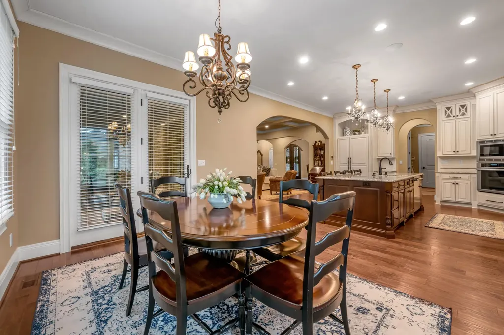 2928 Bobwhite Trail Lexington KY 40509