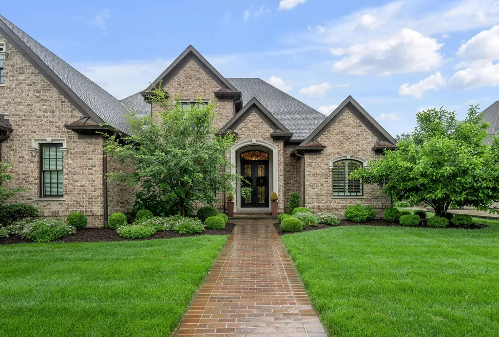 2928 Bobwhite Trail Lexington KY 40509