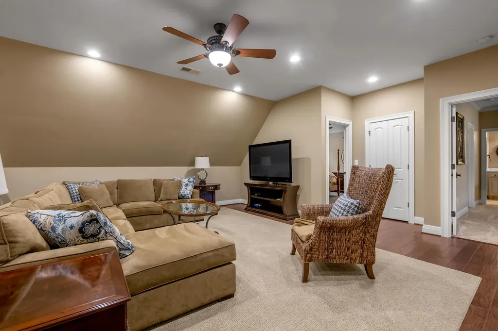 2928 Bobwhite Trail Lexington KY 40509