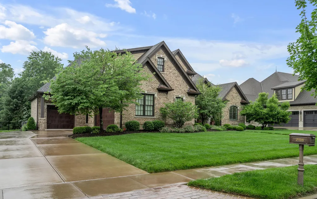 2928 Bobwhite Trail Lexington KY 40509