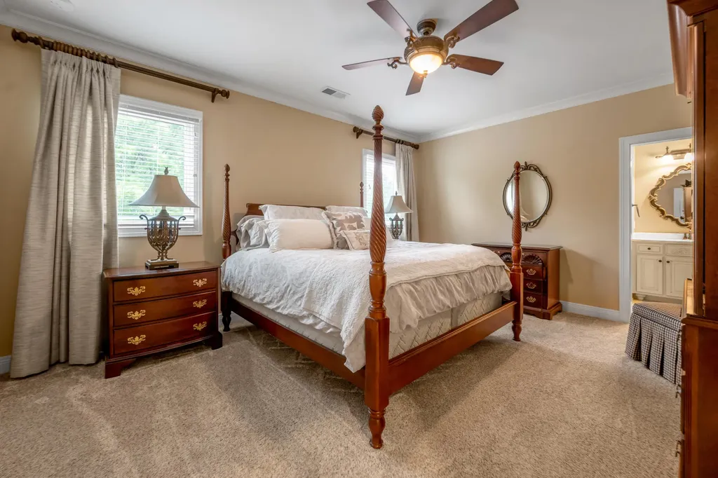2928 Bobwhite Trail Lexington KY 40509