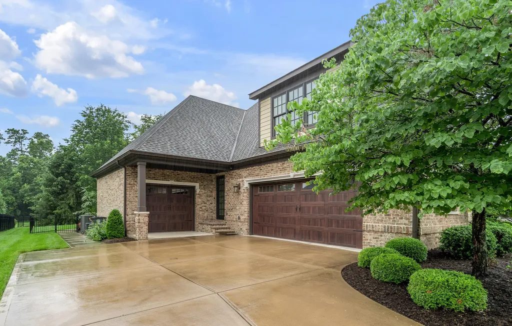2928 Bobwhite Trail Lexington KY 40509