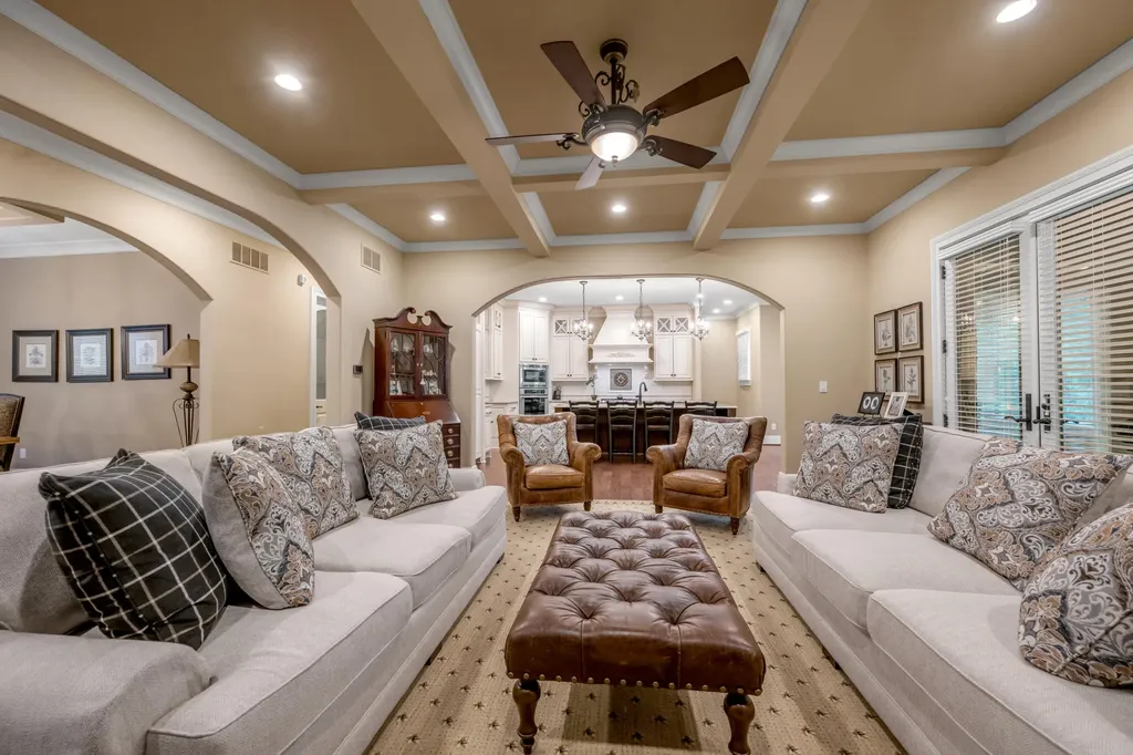2928 Bobwhite Trail Lexington KY 40509