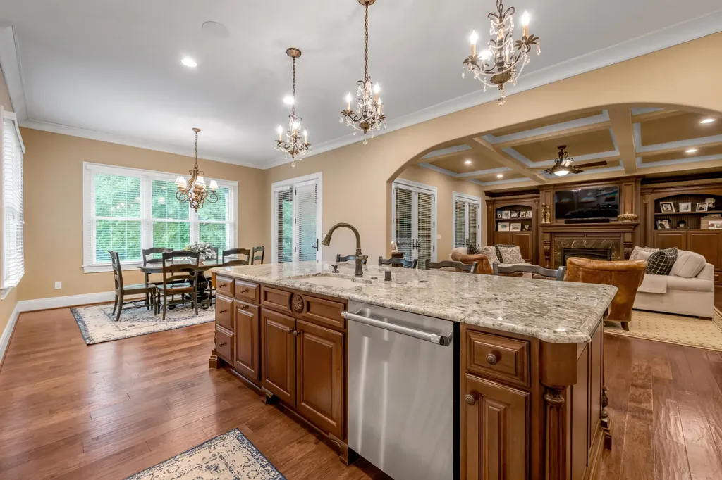 2928 Bobwhite Trail Lexington KY 40509