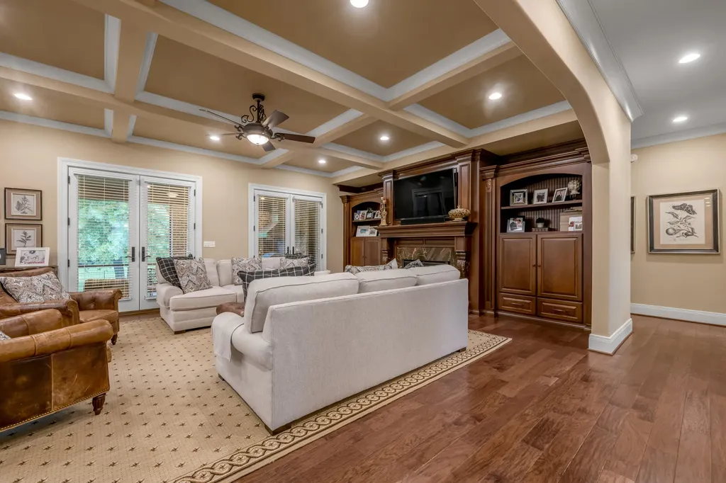 2928 Bobwhite Trail Lexington KY 40509