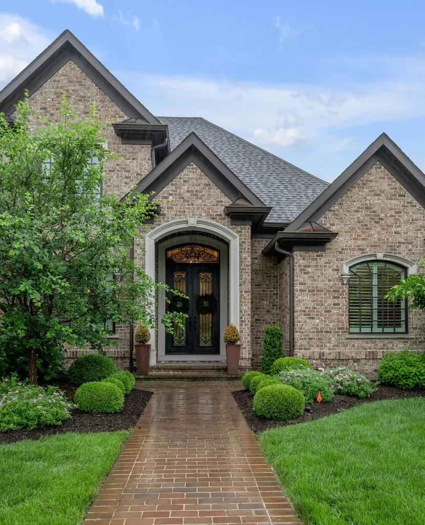 2928 Bobwhite Trail Lexington KY 40509