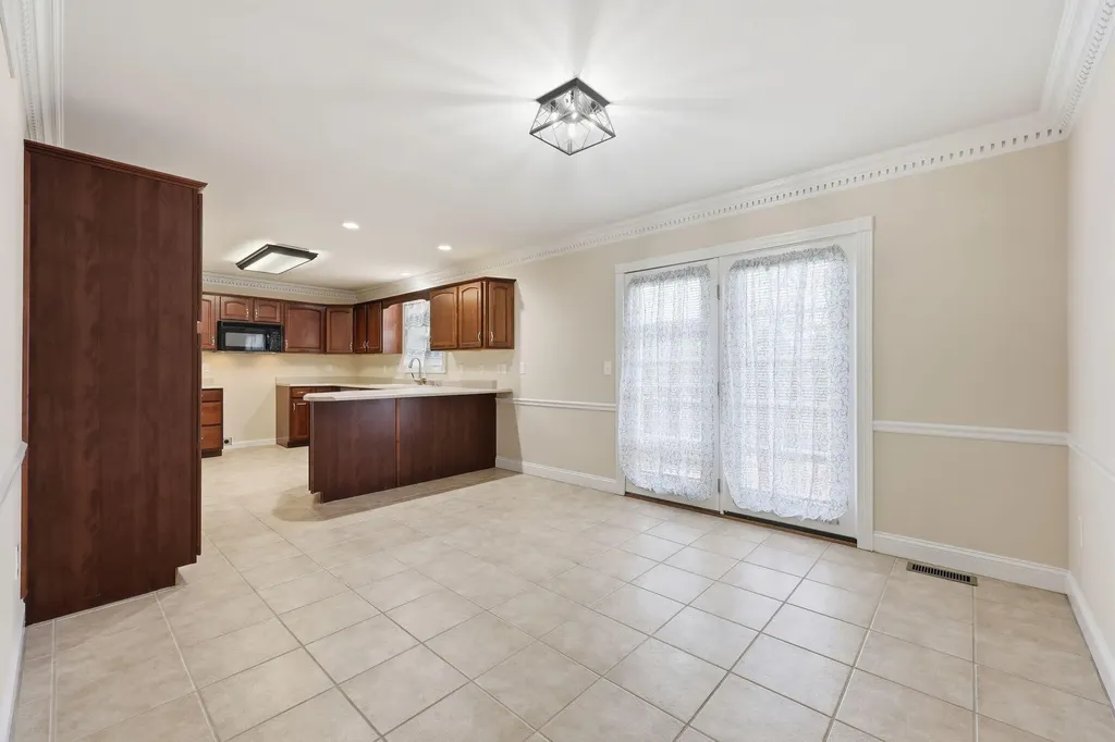 1049 Heathcliff Drive Richmond KY 40475