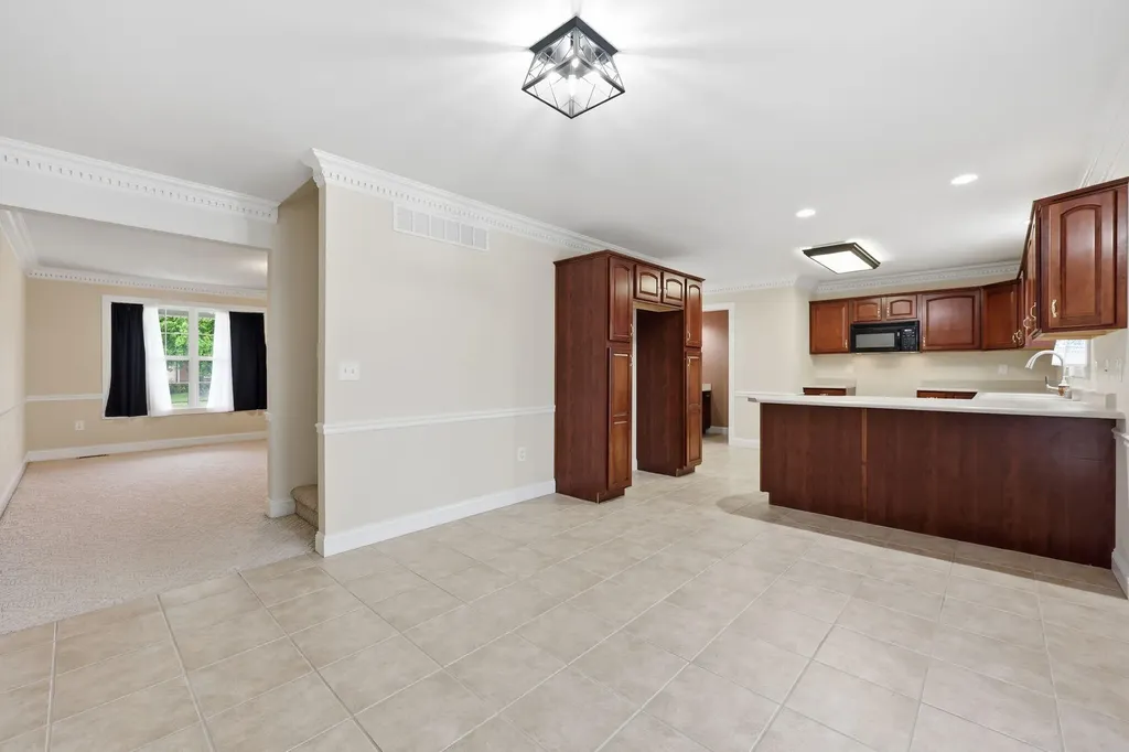 1049 Heathcliff Drive Richmond KY 40475
