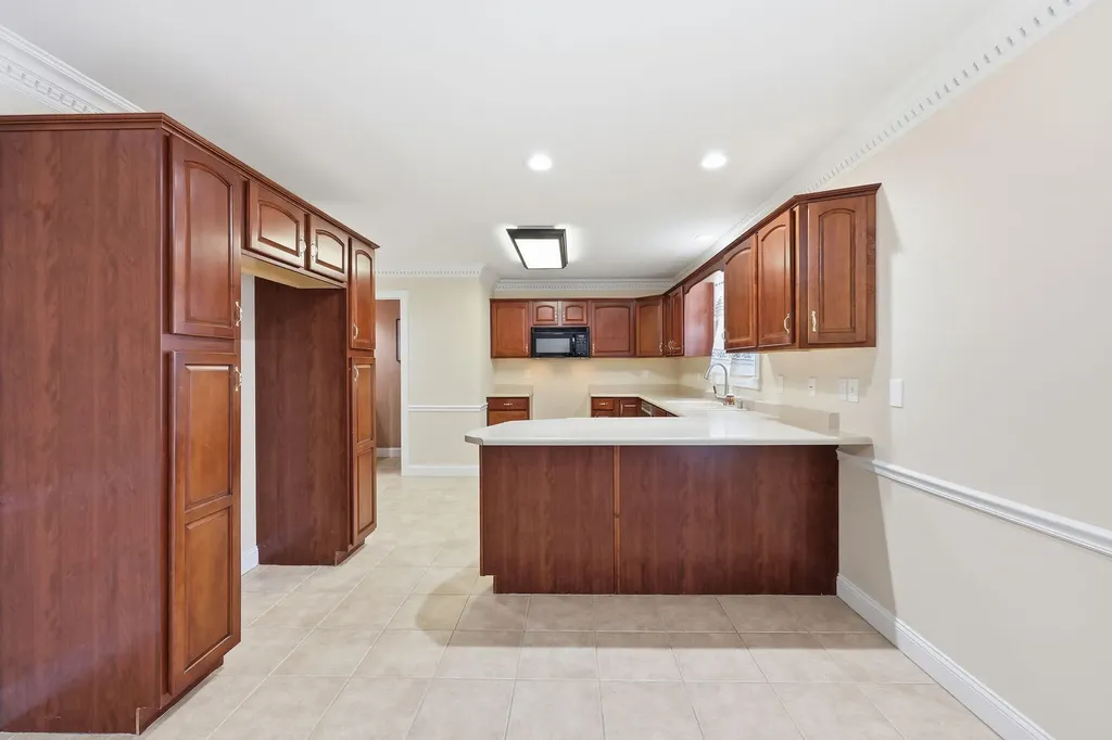 1049 Heathcliff Drive Richmond KY 40475