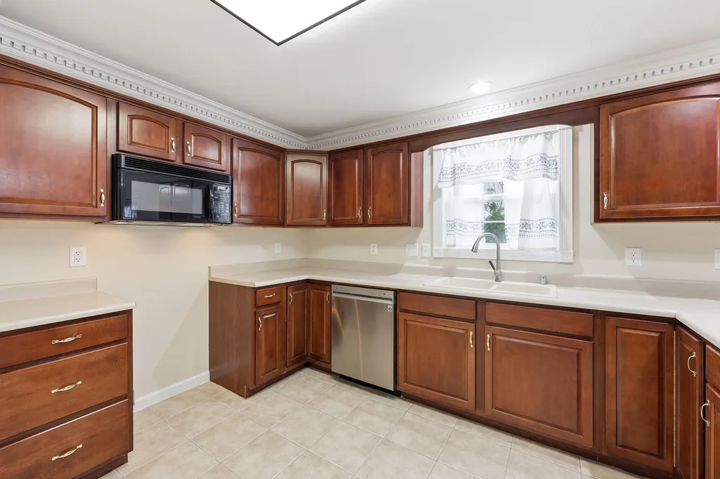 1049 Heathcliff Drive Richmond KY 40475