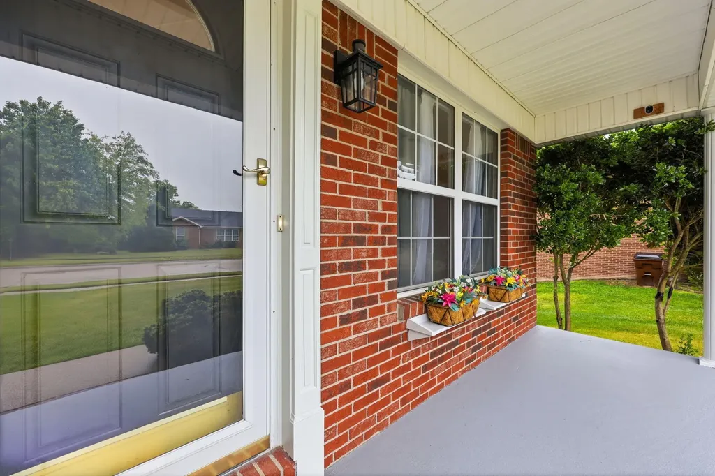1049 Heathcliff Drive Richmond KY 40475