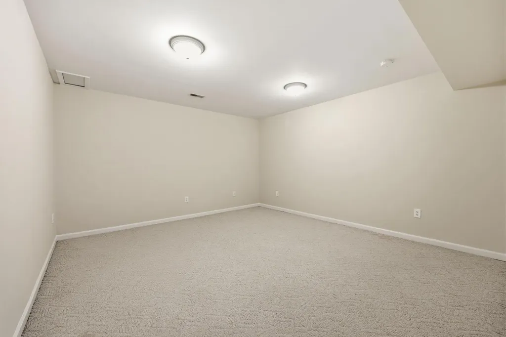 1049 Heathcliff Drive Richmond KY 40475