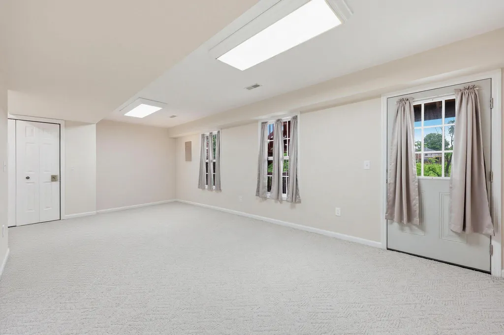 1049 Heathcliff Drive Richmond KY 40475