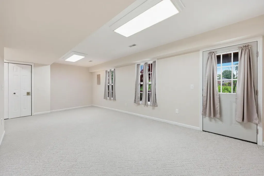 1049 Heathcliff Drive Richmond KY 40475