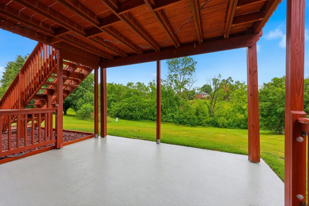 1049 Heathcliff Drive Richmond KY 40475