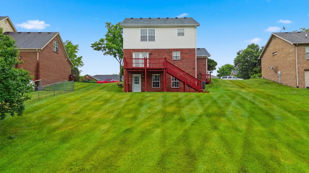 1049 Heathcliff Drive Richmond KY 40475