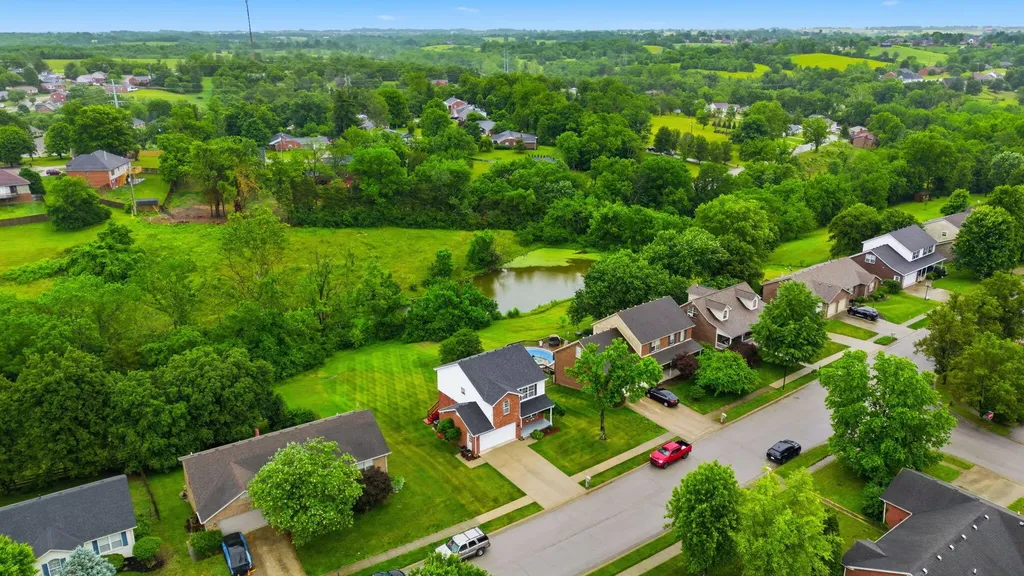 1049 Heathcliff Drive Richmond KY 40475