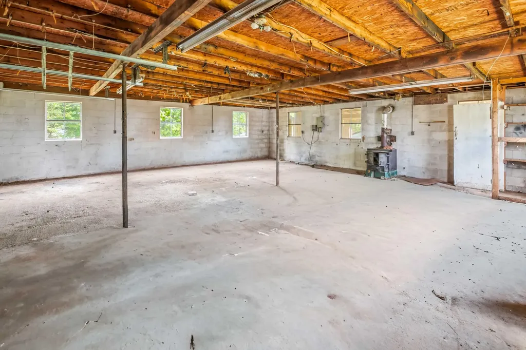 9230 N. Highway 1247 Eubank KY 42567