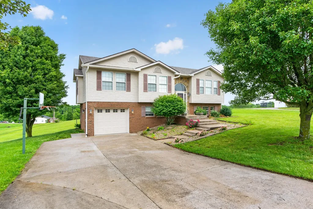 1084 Breezy Lane Berea KY 40403
