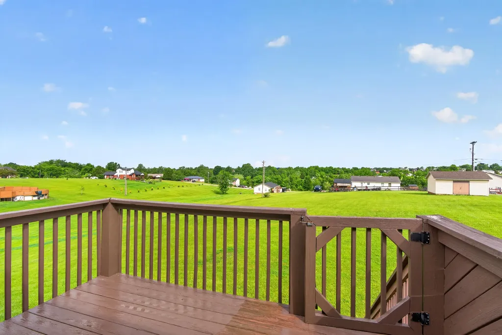 1084 Breezy Lane Berea KY 40403