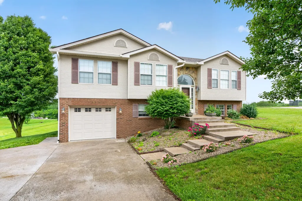 1084 Breezy Lane Berea KY 40403