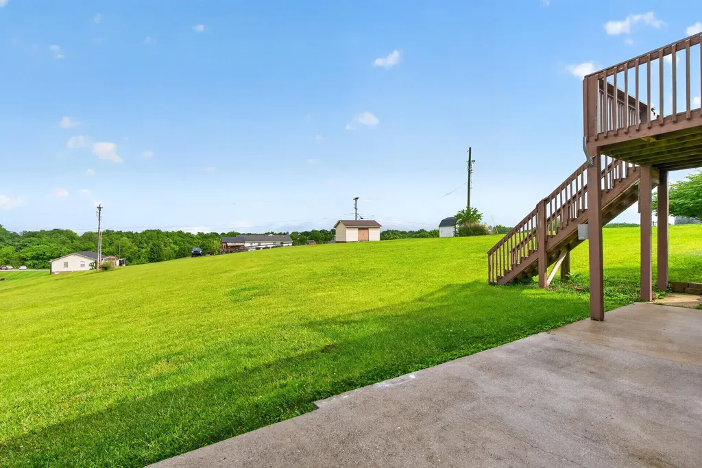 1084 Breezy Lane Berea KY 40403