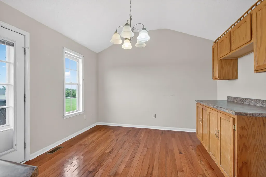1084 Breezy Lane Berea KY 40403