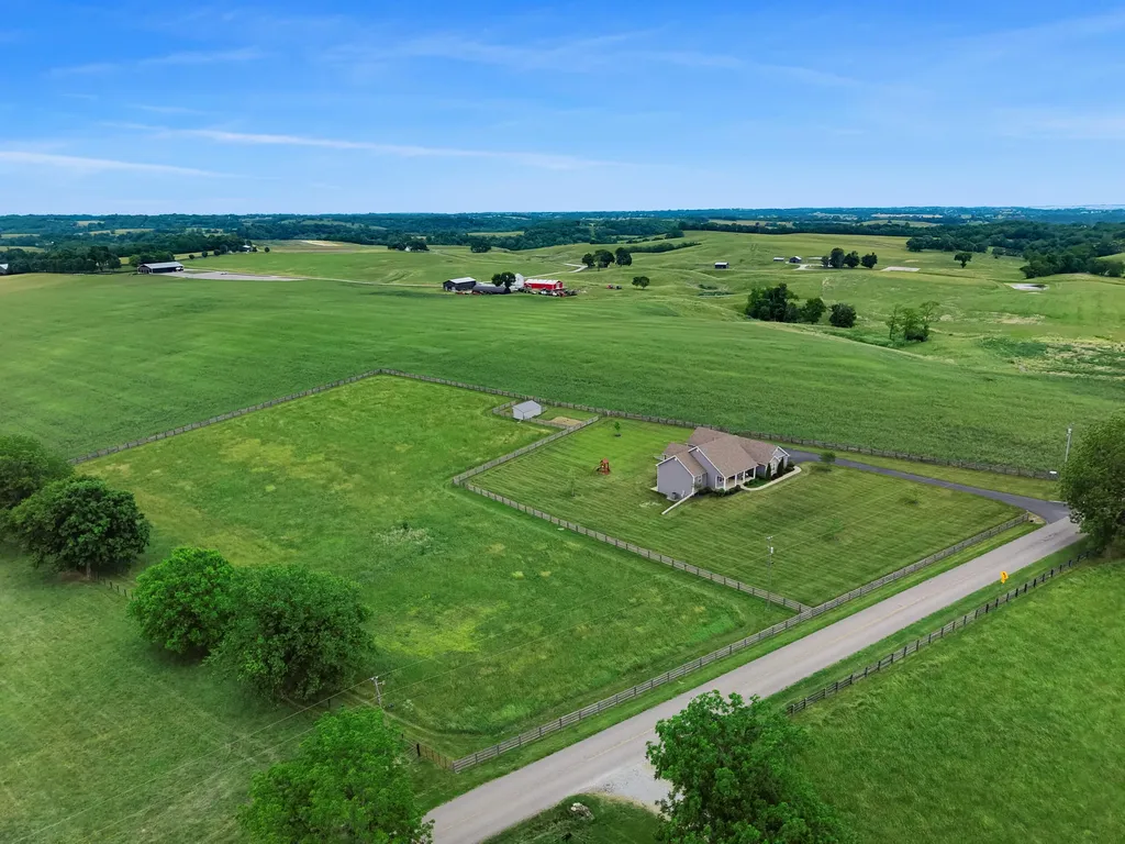 5792 Ky Highway 590 Lancaster KY 40444