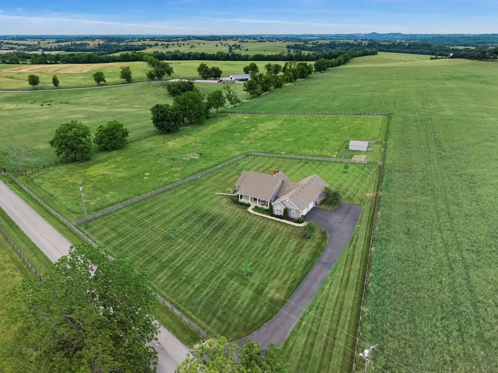 5792 Ky Highway 590 Lancaster KY 40444