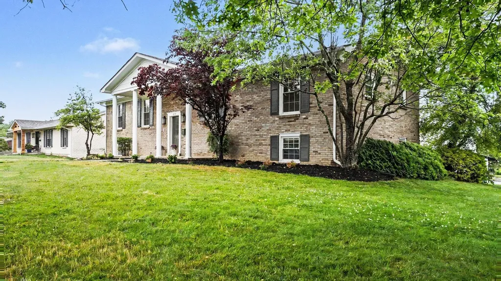 1817 Barwick Drive Lexington KY 40505