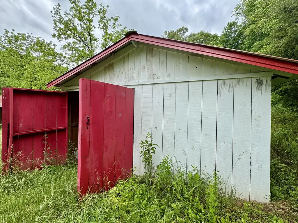 88 Mae Gumm Road Tyner KY 40486