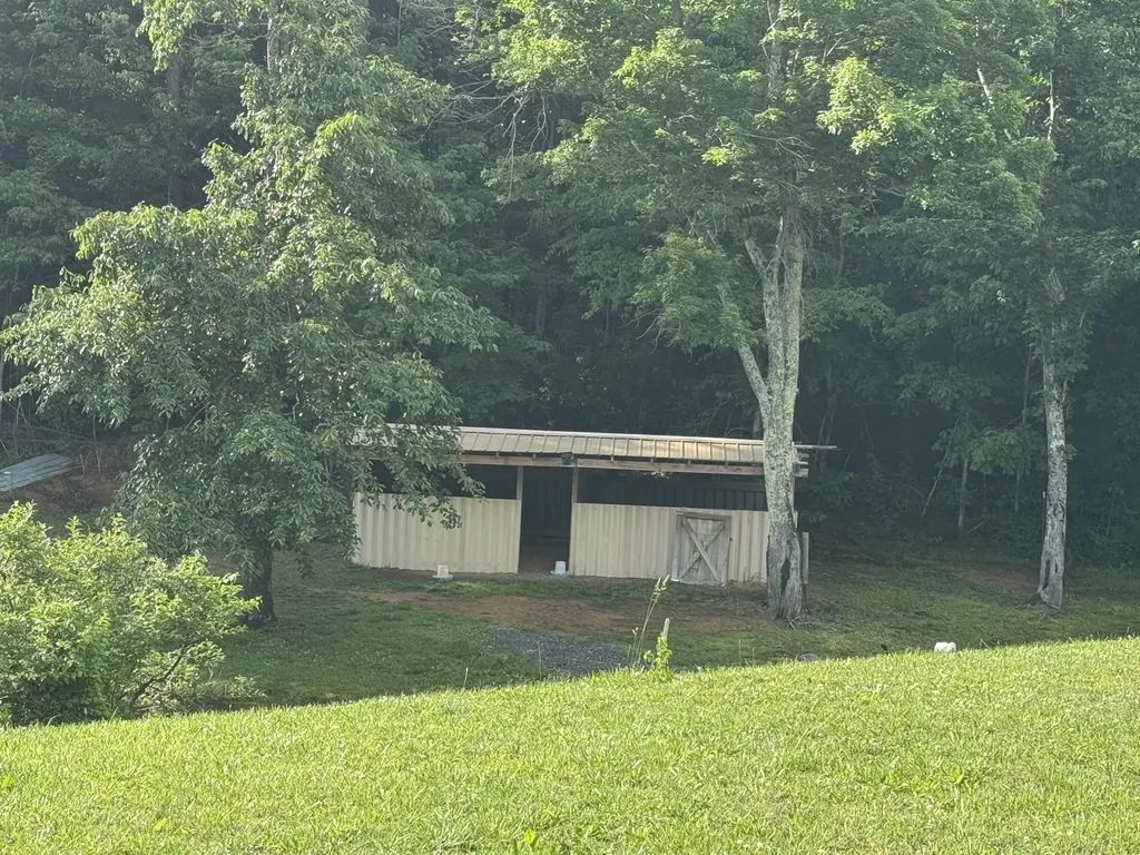 527 Gentry Mill Road Columbia KY 42728