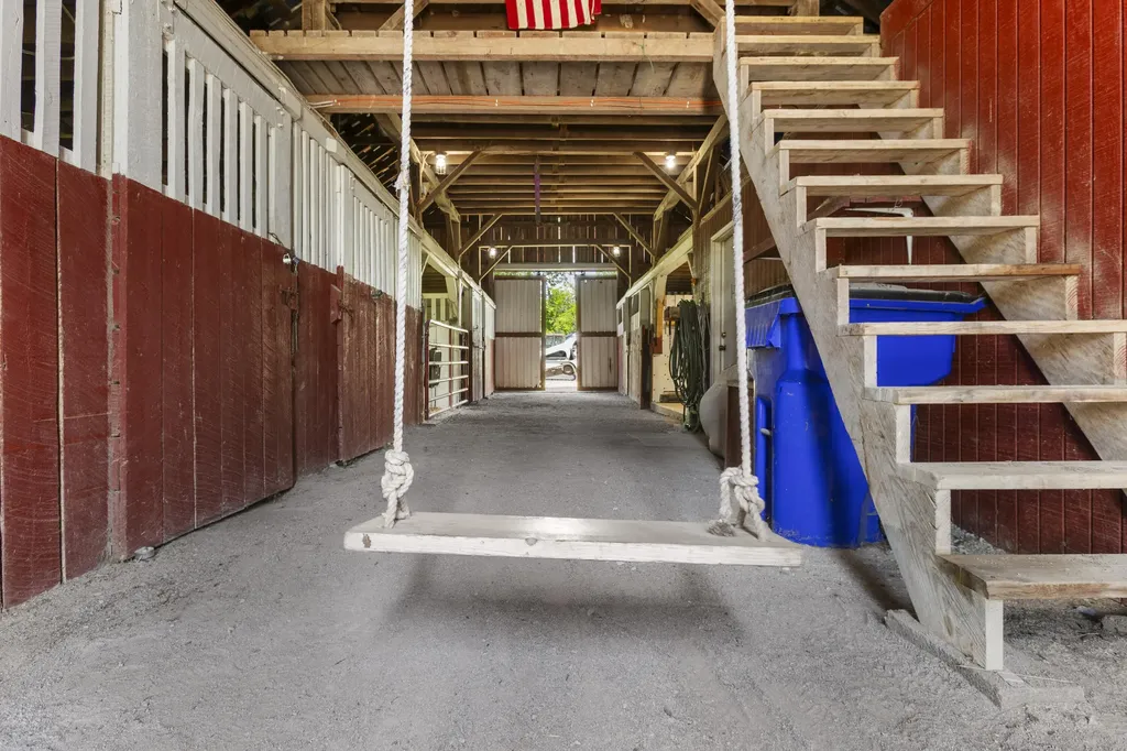 8039 Old Richmond Road Lexington KY 40515