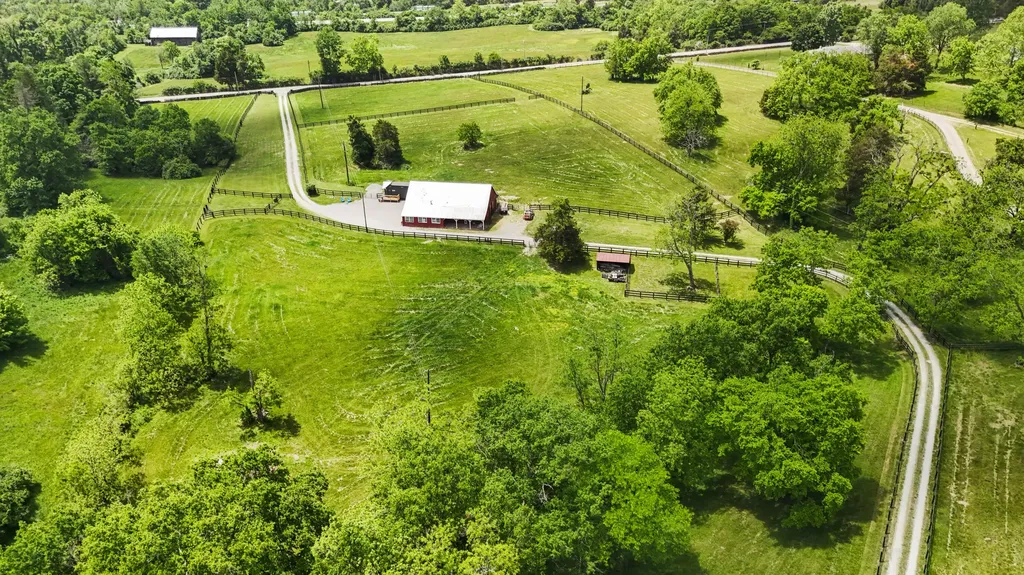 8039 Old Richmond Road Lexington KY 40515