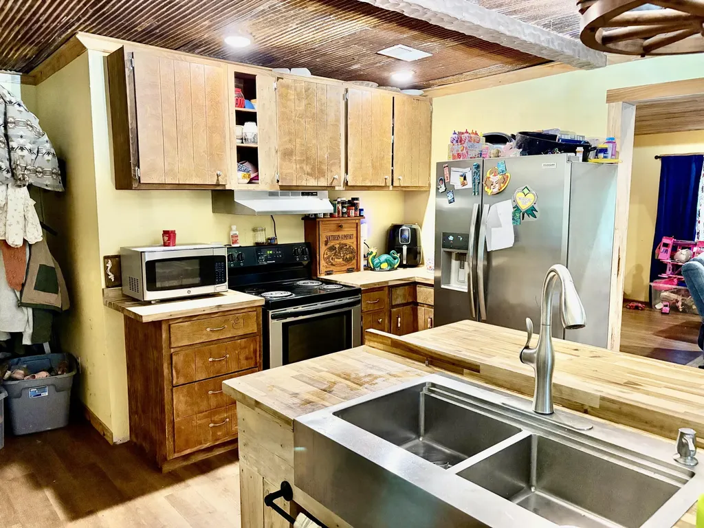 915 Oscar Morgan Road Strunk KY 42649