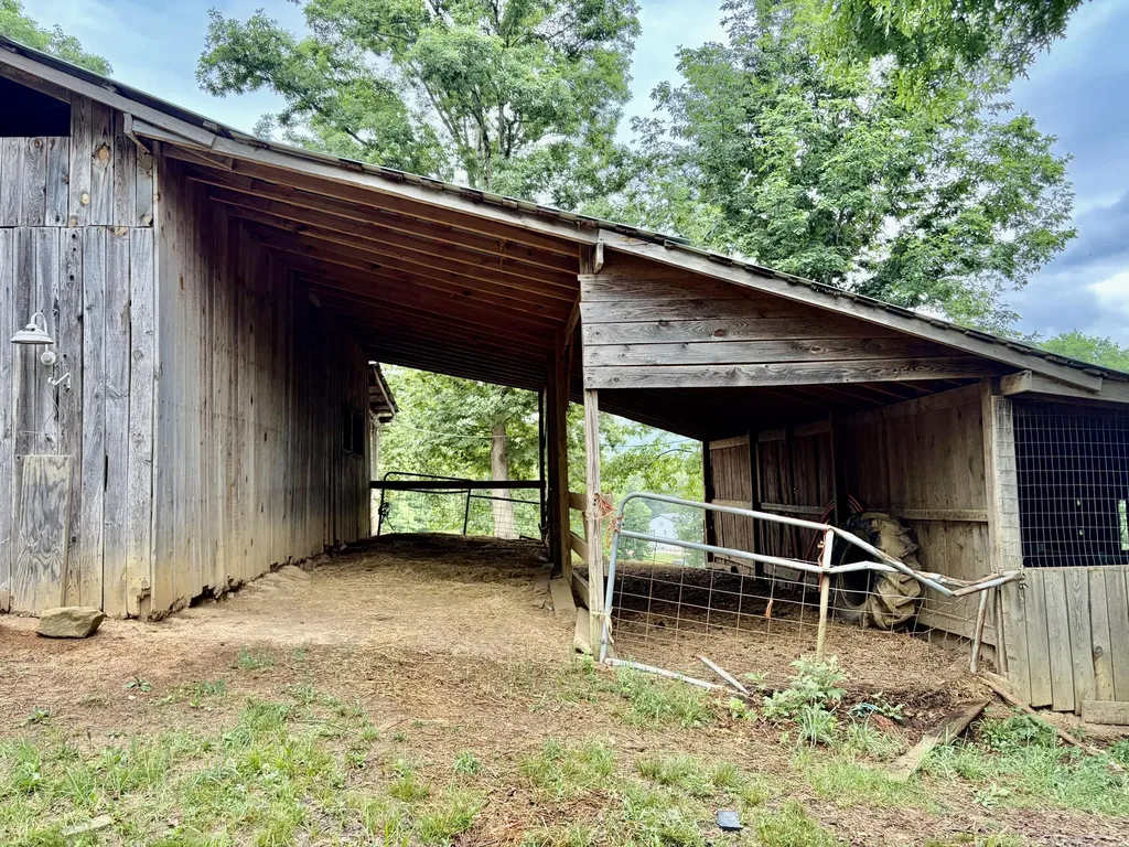 915 Oscar Morgan Road Strunk KY 42649