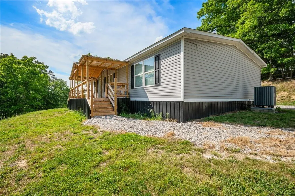 136 Sonic Drive Keavy KY 40737