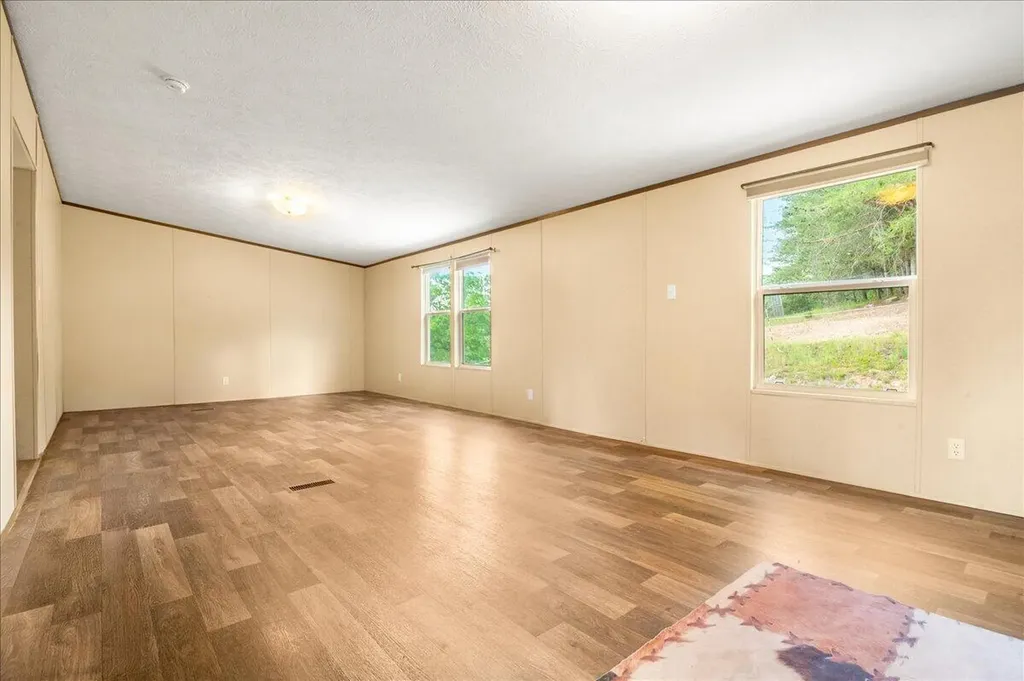 136 Sonic Drive Keavy KY 40737