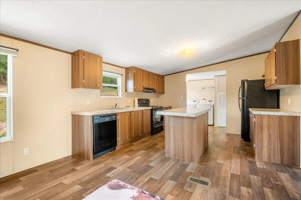 136 Sonic Drive Keavy KY 40737
